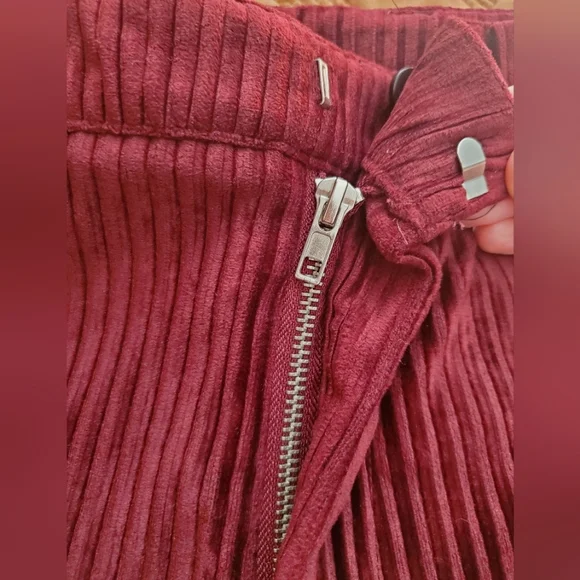Urban Outfitters Maroon Corduroy Pants - Picture 4 of 5